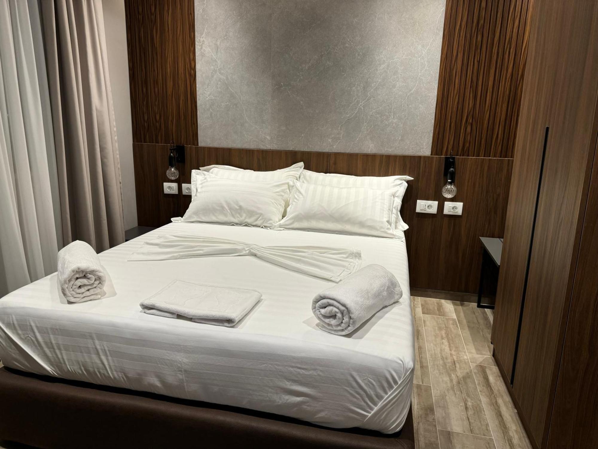 Side Airport Hotel Krujë Eksteriør bilde